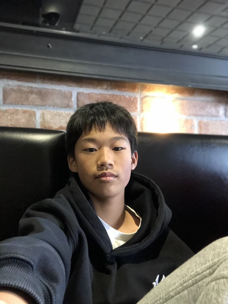 Portrait photo of Edwin Li